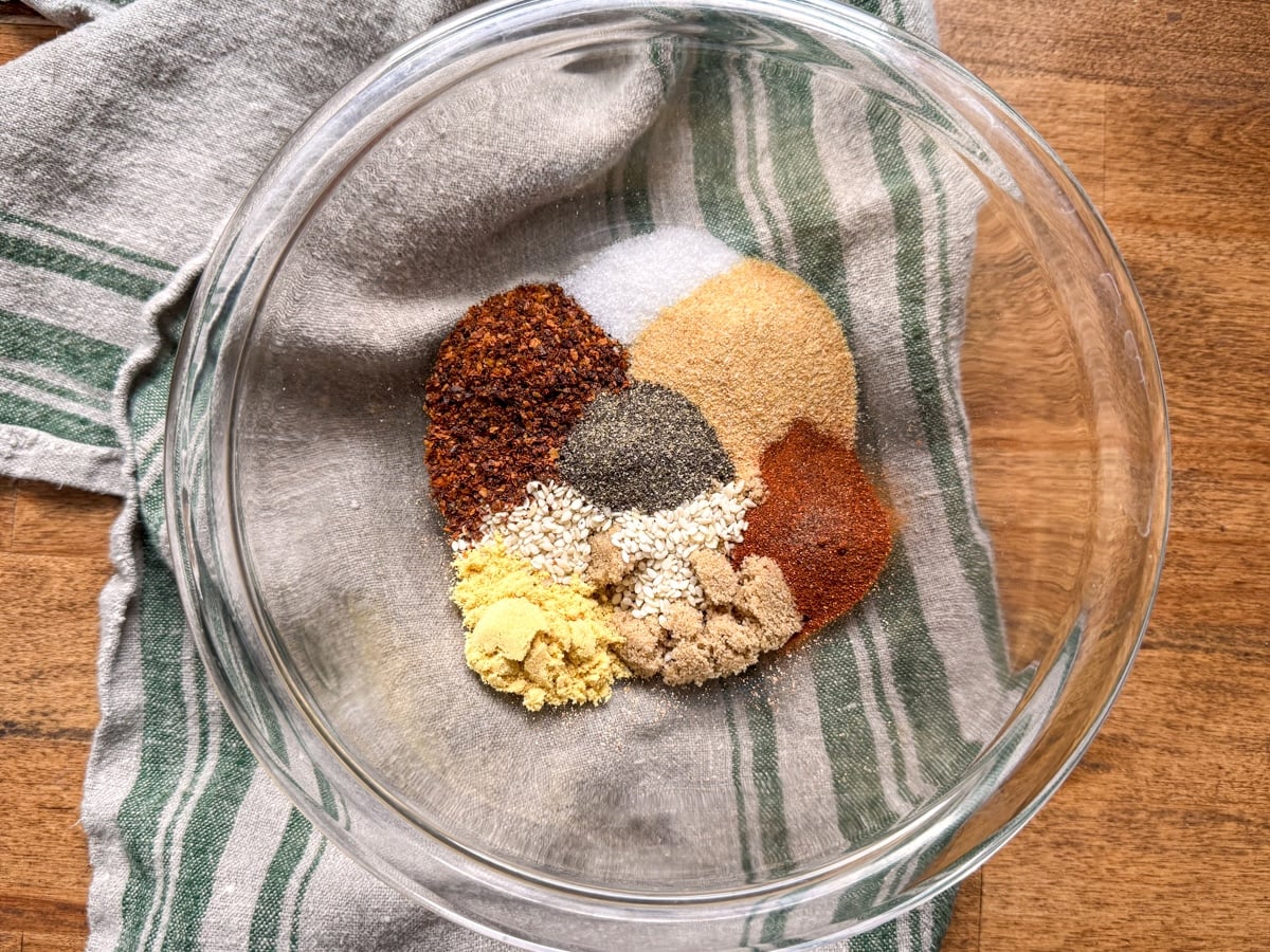 Korean BBQ dry rub spices in glass bowl